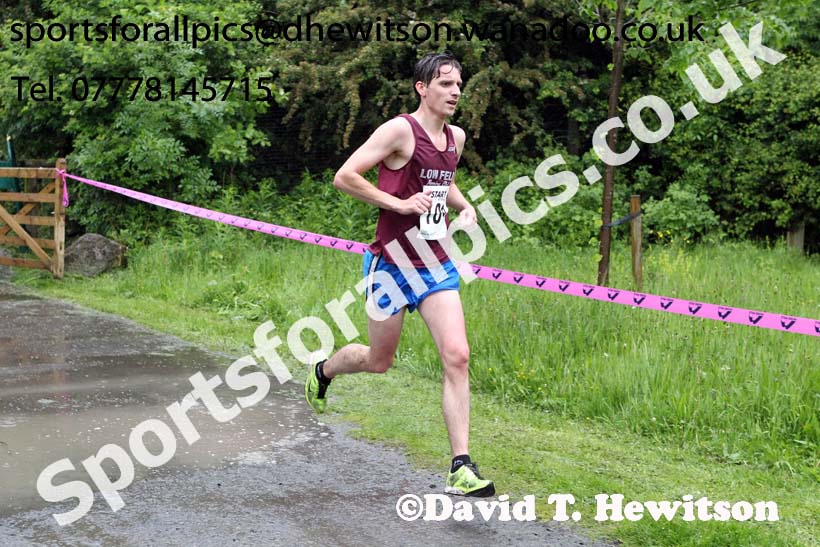 Jonathan Stephens (Low Fell) finishing the George Ogle Memorial 10k. Photo: David T. Hewitson/Sports for All Pics